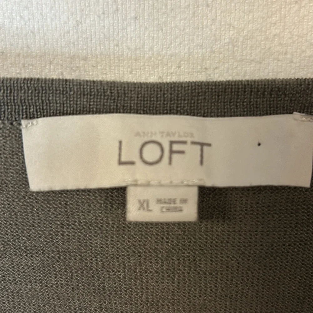 LOFT Women’s Sweater Size XL Lightweight Taupe 3/4 Sleeve Boatneck